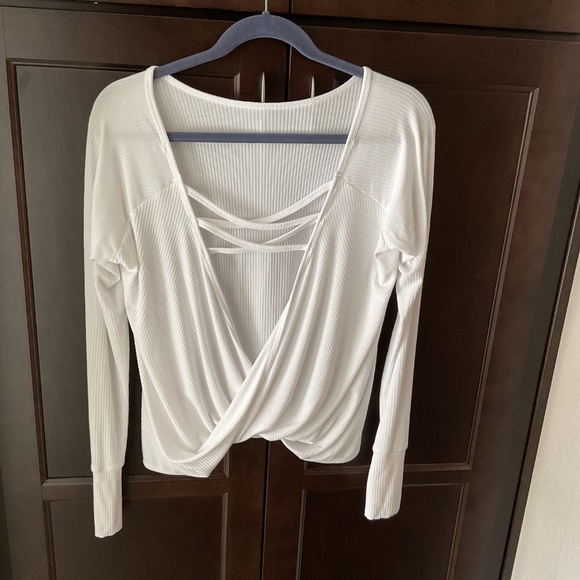 Lorna Jane White Long Sleeve Open Back top - Picture 2 of 5